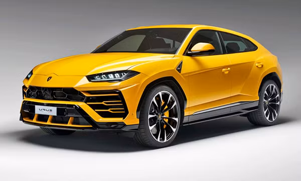 ... và Lamborghini Urus.