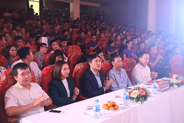 Sự kiện thu hút sự quan tâm của đông đảo khách hàng, nhà đầu tư và cơ quan báo chí.