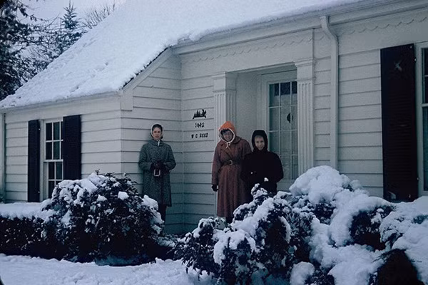 Ngoài hiên một ngôi nhà ở Ohio, tháng 12-1959.