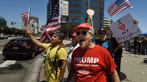 Những người ủng hộ Tổng thống Donald Trump trên phố. Những người ủng hộ Tổng thống Donald Trump trên phố.