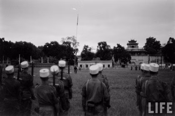 Nghi lễ này là một biểu tượng đánh dấu chấm hết cho sự hiện diện của quân Pháp ở Hà Nội.