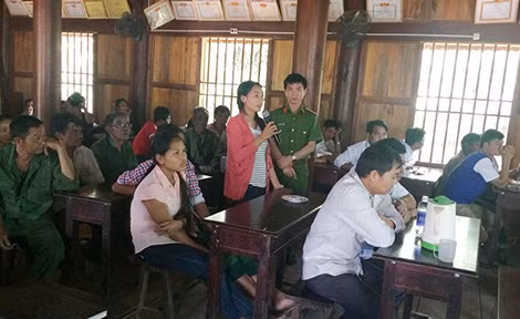 Công an Nghệ An tổ chức tuyên truyền phòng, chống tệ nạn mua bán người.