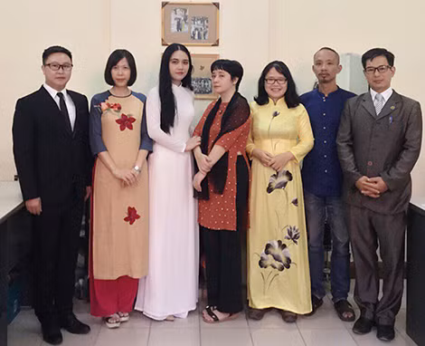 Các nhà nghiên cứu trẻ tại Phòng Văn học Nước ngoài. Các nhà nghiên cứu trẻ tại Phòng Văn học Nước ngoài.