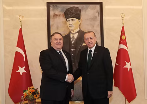 Ngoại trưởng Mỹ M.Pompeo và Tổng thống Thổ Nhĩ Kỳ. Ảnh: The Conversation.