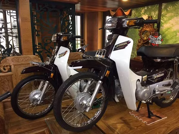 Còn đây là một cặp xe Dream Việt Nam.