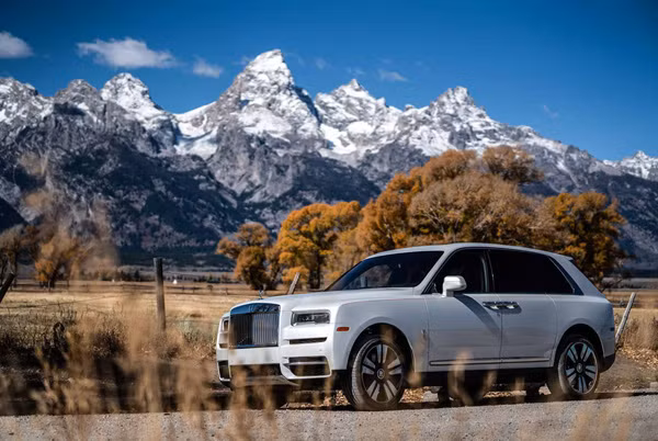Rolls-Royce Cullinan là chiếc SUV siêu sang của thương hiệu xe Anh quốc dành cho giới siêu giàu.