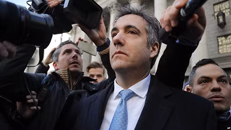 Cựu luật sư riêng của ông Trump, Michael Cohen ra khỏi tòa án liên bang, ngày 29-11 ở New York. Cựu luật sư riêng của ông Trump, Michael Cohen ra khỏi tòa án liên bang, ngày 29-11 ở New York.