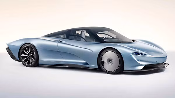 McLaren Speedtail: Thiết kế mới nhất trong bộ sưu tập Ultimate Series của McLaren, Speedtail với thân xe carbon là một trong những mẫu xe đặc biệt nhất mang bản sắc của siêu xe Anh quốc. Sự kết hợp giữa trọng lượng siêu nhẹ với tính khí động học tốt nhất được thiết kế trong những năm gần đây đi kèm với công suất 1.050 mã lực. Xe có tốc độ tối đa lên tới 403 km/h và tăng tốc từ 1 - 300 km/h chỉ trong 12,8 giây.