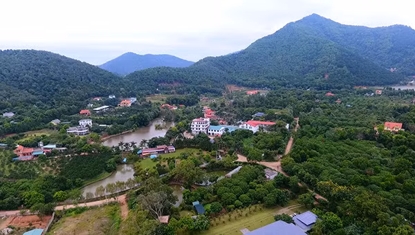 Nhiều công trình " xẻ thịt" rừng phòng hộ ở Sóc Sơn.
