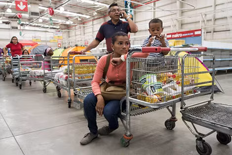 Lạm phát khiến nền kinh tế Venezuela điêu đứng.
