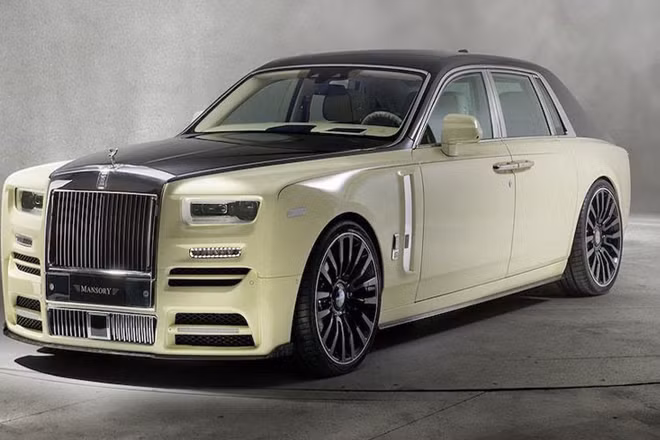 Rolls-Royce Phantom thế hệ 8 lột xác với ngoại hình hoàn toàn mới và rất nổi bật. Rolls-Royce Phantom Bushukan Edition được Mansory kết hợp từ 2 màu sơn Đen và Vàng Bushukan ấn tượng.