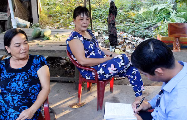 Người dân tham gia chơi hụi tại xã Hòa Lộc, huyện Mỏ Cày Bắc, tỉnh Bến Tre trình bày với PV Báo CAND.