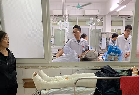 Phòng cấp cứu Bệnh viện VIệt Đức, nơi không có khái niệm ngày và đêm. Phòng cấp cứu Bệnh viện VIệt Đức, nơi không có khái niệm ngày và đêm.