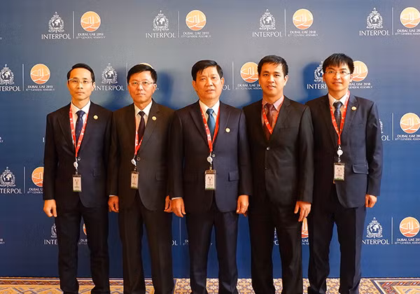 Đoàn đại biểu Bộ Công an Việt Nam do Thứ trưởng Nguyễn Văn Sơn làm Trưởng đoàn tham dự Kỳ họp Đại hội đồng Interpol lần thứ 87 tại Dubai, UAE.
