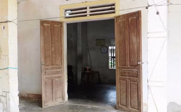 Hiện trường nơi chị Đàm và con trai bị tưới xăng đốt cháy.