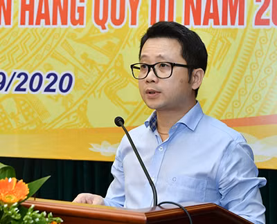Ông Nghiêm Thanh Sơn, Phó Vụ trưởng Vụ Thanh toán Ngân hàng Nhà nước. Ông Nghiêm Thanh Sơn, Phó Vụ trưởng Vụ Thanh toán Ngân hàng Nhà nước.