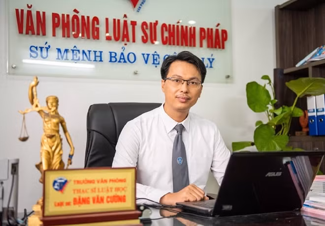 Luật sư Đặng Văn Cường nêu quan điểm đổi tiền mới trên mạng xã hội là vi phạm pháp luật.