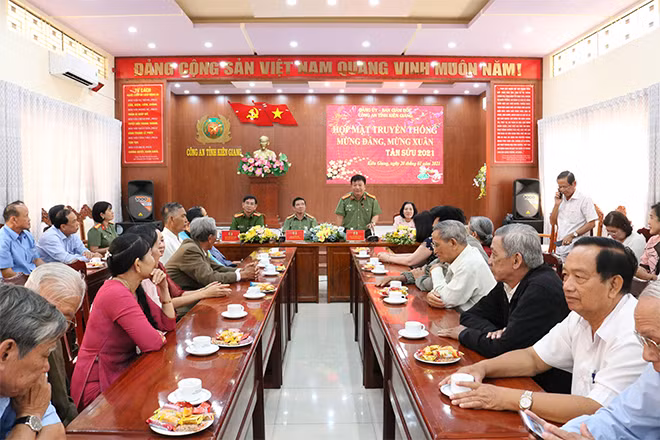 Toàn cảnh buổi họp mặt truyền thống.