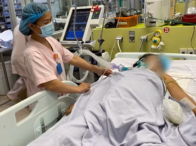 Các bệnh nhân ngộ độc tại Bình Dương được điều trị tại Bệnh viện Nhân dân 115.