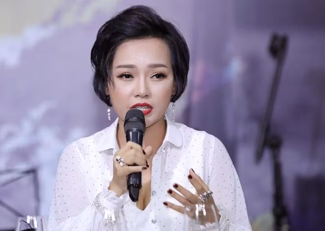 Ca sĩ Thái Thùy Linh.