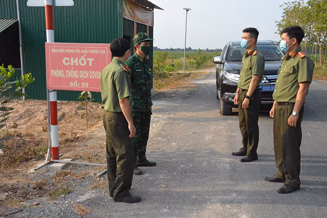 Phóng viên Đức Mừng tại chốt phòng, chống dịch số 5, Đồn Biên phòng cửa khẩu Phước Tân, huyện Châu Thành, tỉnh Tây Ninh.