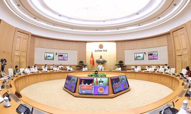 Thủ tướng Phạm Minh Chính chủ trì cuộc họp trực tuyến tại trụ sở Chính phủ, ngày 8/7. Ảnh: TTXVN.
