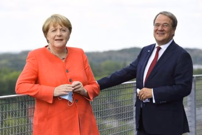 Thủ tướng Angela Merkel và ông Armin Laschet. Thủ tướng Angela Merkel và ông Armin Laschet.