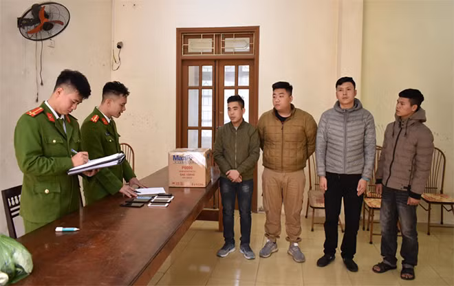 4 thanh niên tại CQĐT.