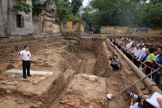 Khai quật khảo cổ khu vực Đông Bắc nền Điện Kính Thiên thu hút sự quan tâm của đông đảo các nhà nghiên cứu, khoa học.