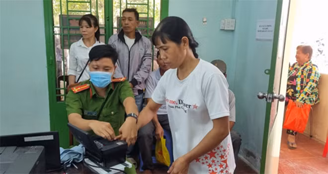 Thu thập dấu vân tay. Thu thập dấu vân tay.