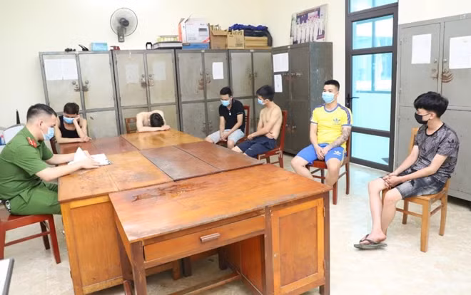 Các đối tượng tại Cơ quan Công an.