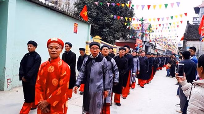Người làng Kim Thượng đi đón “dân anh” Trâu Lỗ.