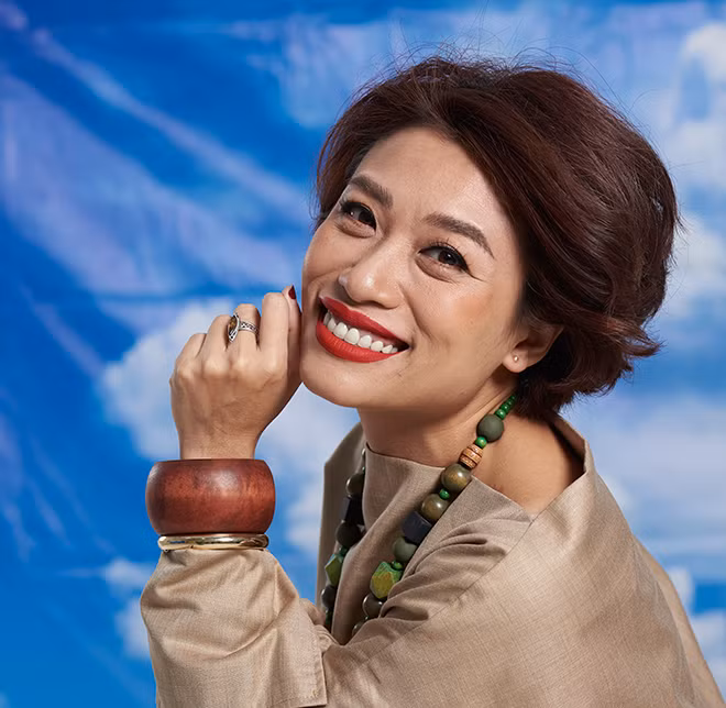 NSƯT Trần Ly Ly, Giám đốc Nhà hát Nhạc Vũ Kịch Việt Nam. NSƯT Trần Ly Ly, Giám đốc Nhà hát Nhạc Vũ Kịch Việt Nam.