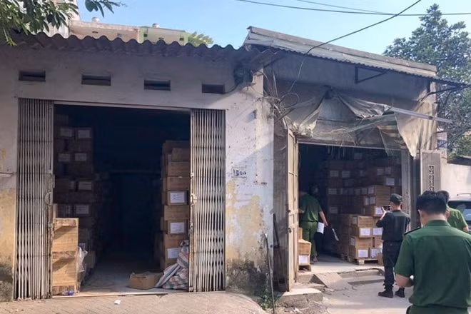 Sách lậu được rải tại nhiều kho, tránh sự phát hiện của cơ quan chức năng.