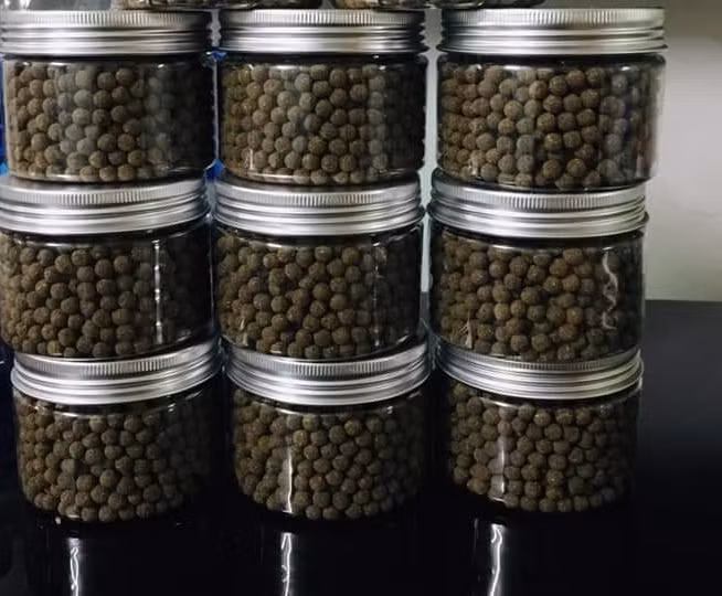 Thuốc chữa viêm khớp, thoát vị đĩa đệm bà T. mua trên mạng.