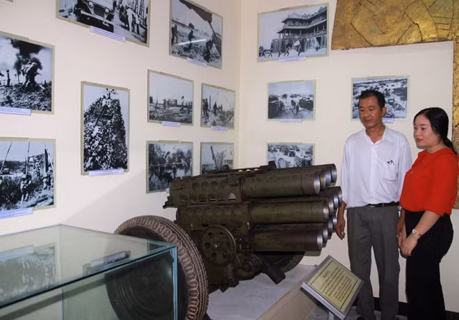 Những hiện vật quý trưng bày tại Bảo tàng Lịch sử Thừa Thiên-Huế gắn liền với những câu chuyện lịch sử.