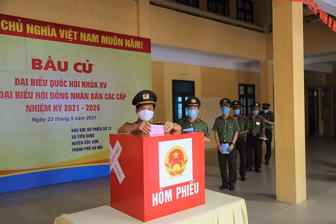 Bầu cử tại Cơ sở 1 của nhà trường.