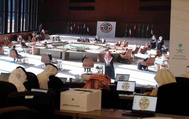 Hội nghị Thượng đỉnh lần thứ 41 các nước GCC họp tại thành phố Al-Ula, Saudi Arabia. Hội nghị Thượng đỉnh lần thứ 41 các nước GCC họp tại thành phố Al-Ula, Saudi Arabia.
