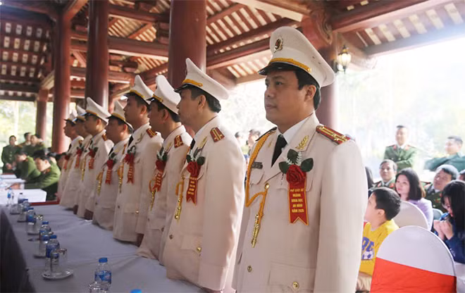 Các tân PGS tại buổi lễ.