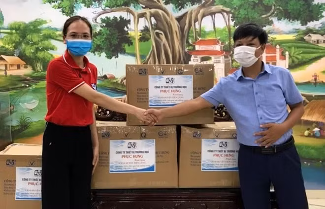 Các địa phương tiếp nhận và sử dụng hiệu quả mũ chống giọt bắn.