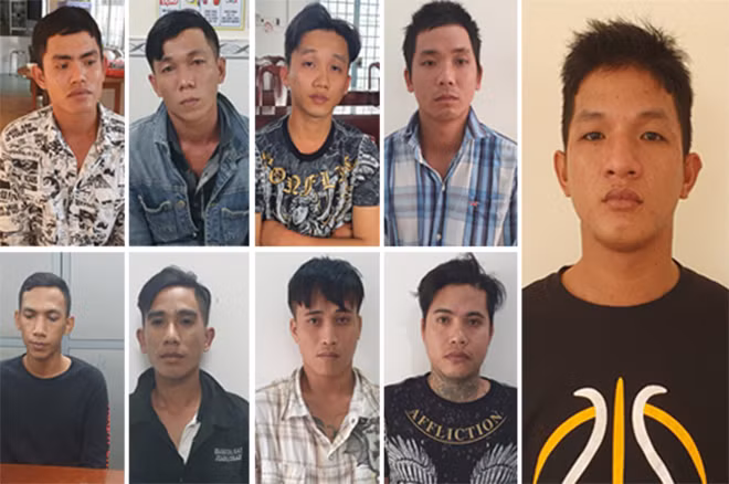 Luận, Thảnh, Việt, Tuấn Trấu (trái qua – hàng trên); Tuấn Đen, Tài, Thanh, Nam (trái qua – hàng dưới) và Bé An (ngoài cùng bên phải).