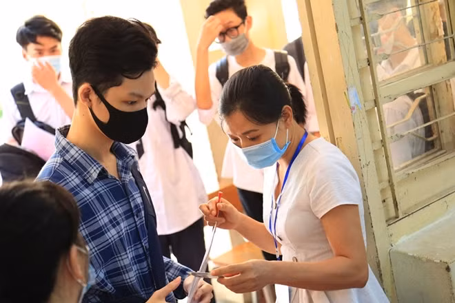 Thi cử luôn là áp lực lớn với mọi học sinh (Ảnh minh họa). Ảnh: Bình Nguyễn.