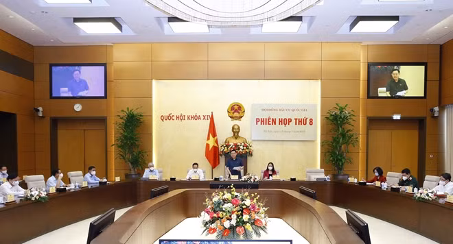 Thành viên Hội đồng Bầu cử Quốc gia họp phiên thứ 8. Ảnh: VGP/Lê Sơn.