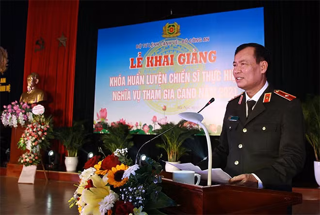 Thứ trưởng Lê Tấn Tới phát biểu tại Lễ khai giảng. Thứ trưởng Lê Tấn Tới phát biểu tại Lễ khai giảng.