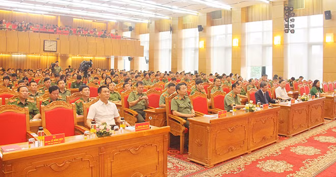 Các đại biểu dự hội nghị.