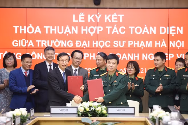 Lễ ký kết Thỏa thuận hợp tác giữa Đại học Sư phạm Hà Nội (ĐHSPHN) và Tổng công ty Giải pháp Doanh nghiệp Viettel (Viettel Solutions).