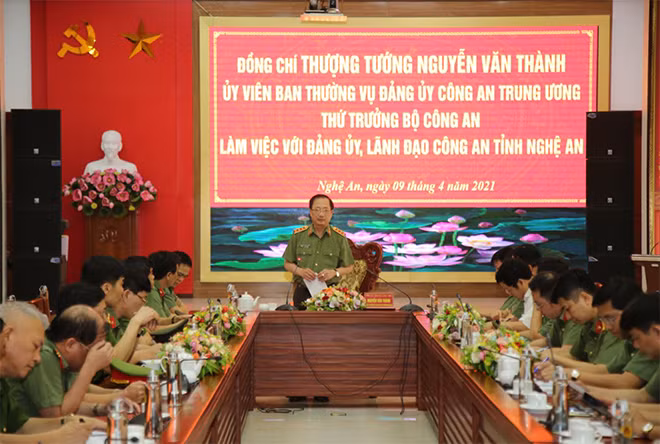 Thứ trưởng Nguyễn Văn Thành làm việc với Công an tỉnh Nghệ An.