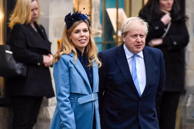 Thủ tướng Anh Boris Johnson và bà Carrie Symonds là cặp đôi chưa kết hôn đầu tiên sống ở số 10 phố Downing.