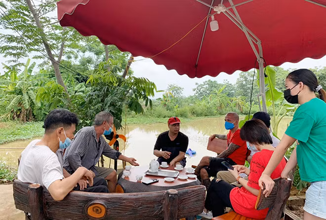 Nhiều người dân khu đất dịch vụ Đồng Mai bức xúc phản ảnh với phóng viên.