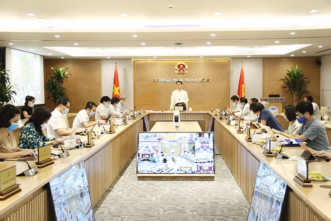 Bộ trưởng Bộ TT&TT Nguyễn Mạnh Hùng phát biểu chỉ đạo tại Hội nghị.